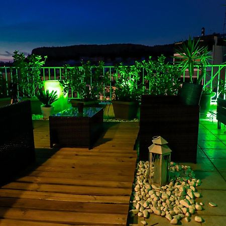 Renovated Studio With Roof Garden Access, 15 M Walk To Acropolis Apartment Athena Bagian luar foto