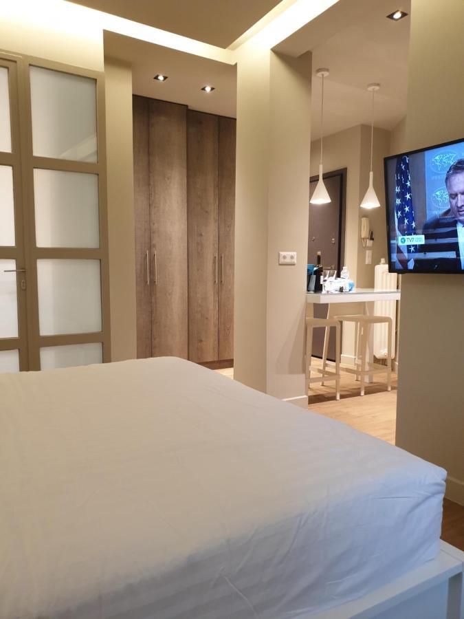 Renovated Studio With Roof Garden Access, 15 M Walk To Acropolis Apartment Athena Bagian luar foto